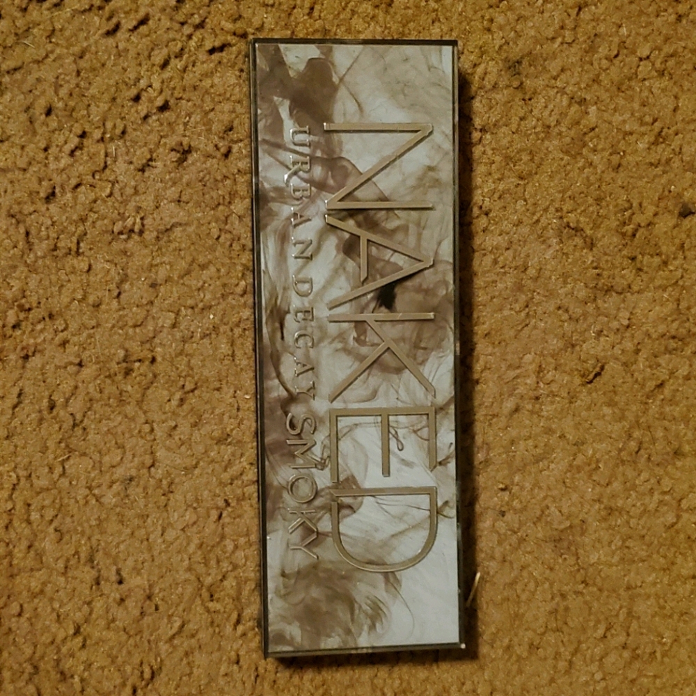 Urban Decay Smoky Naked palette